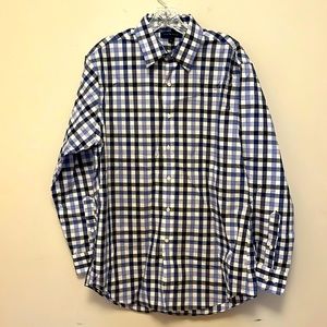 Mens Tommy Hilfiger dress shirt. NWOT.